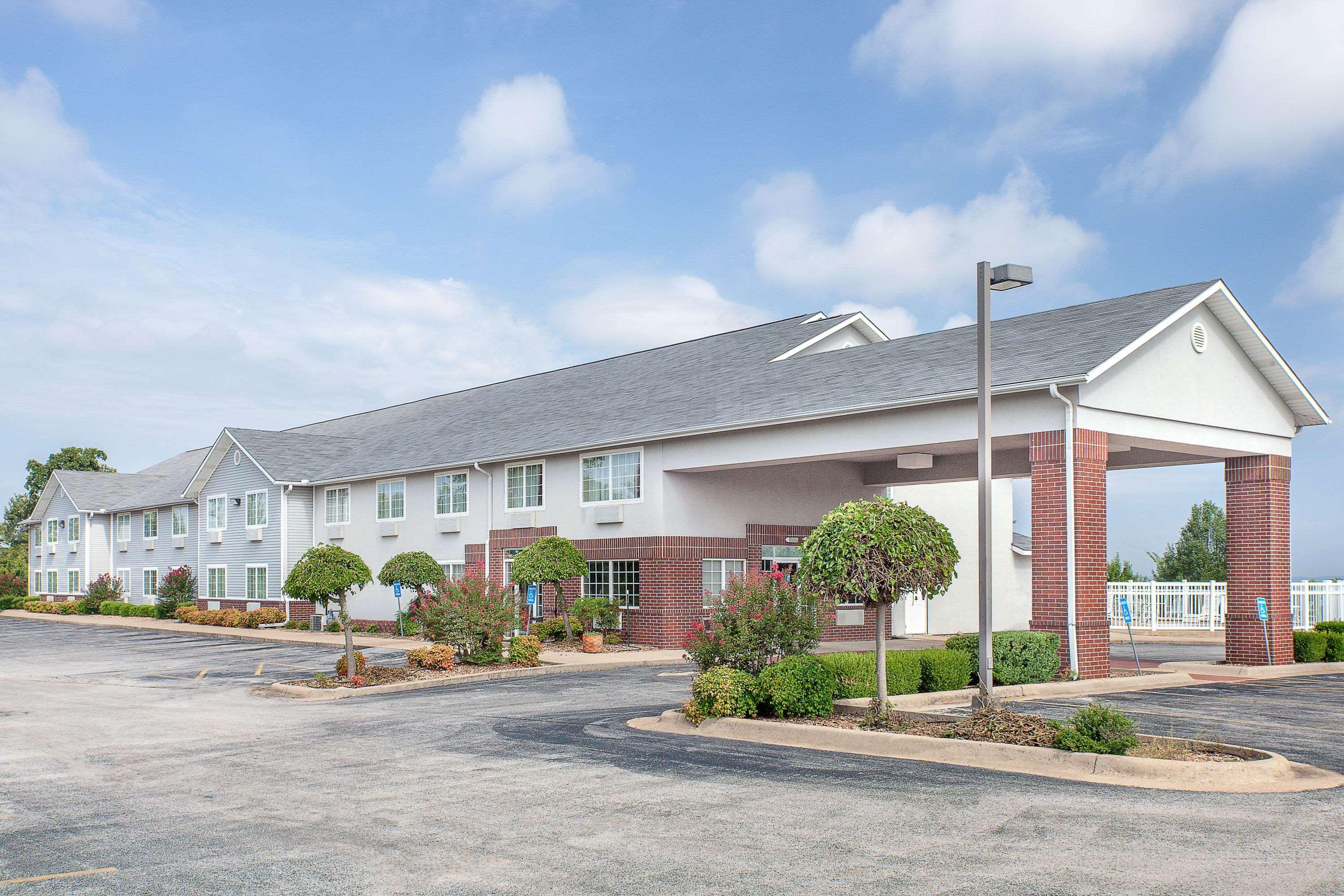 Days Inn By Wyndham Mountain Home Bagian luar foto