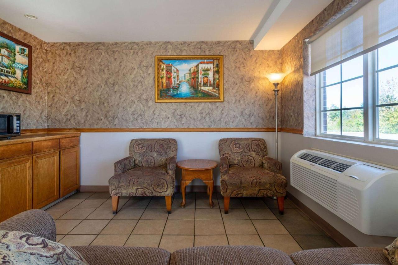 Days Inn By Wyndham Mountain Home Bagian luar foto