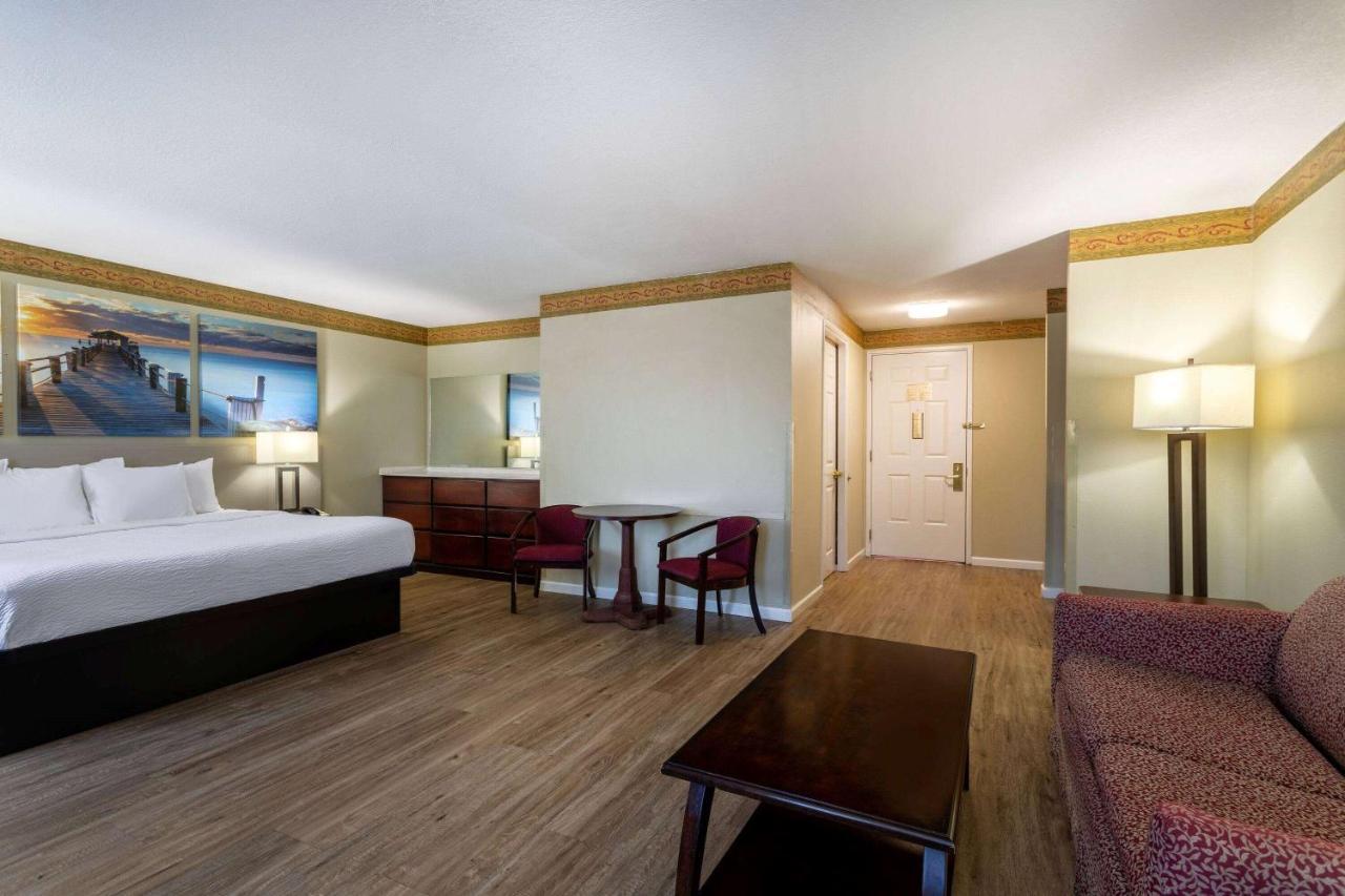 Days Inn By Wyndham Mountain Home Bagian luar foto