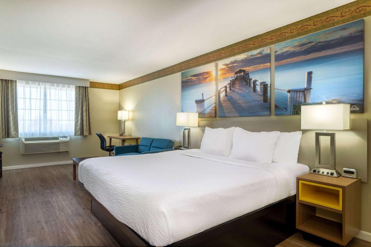 Days Inn By Wyndham Mountain Home Bagian luar foto