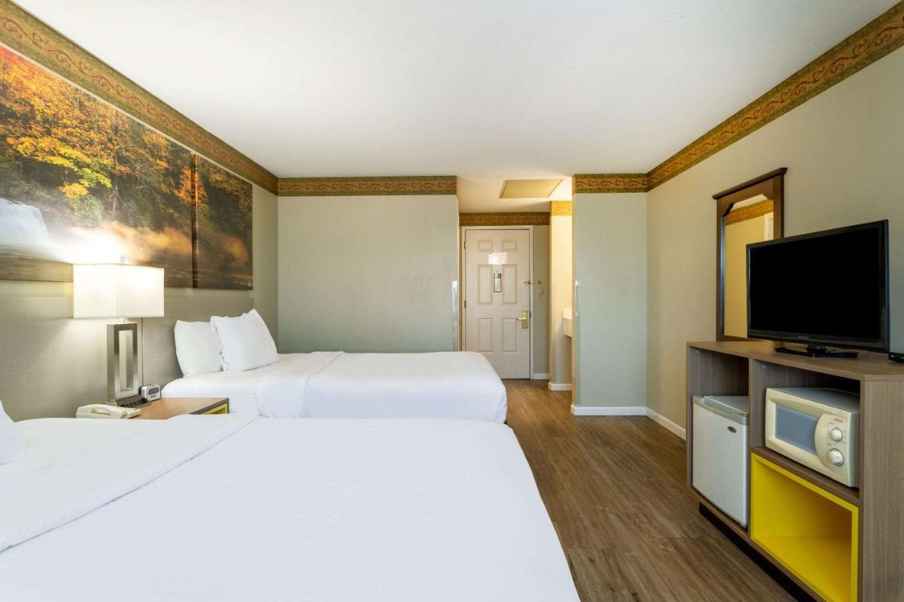 Days Inn By Wyndham Mountain Home Bagian luar foto